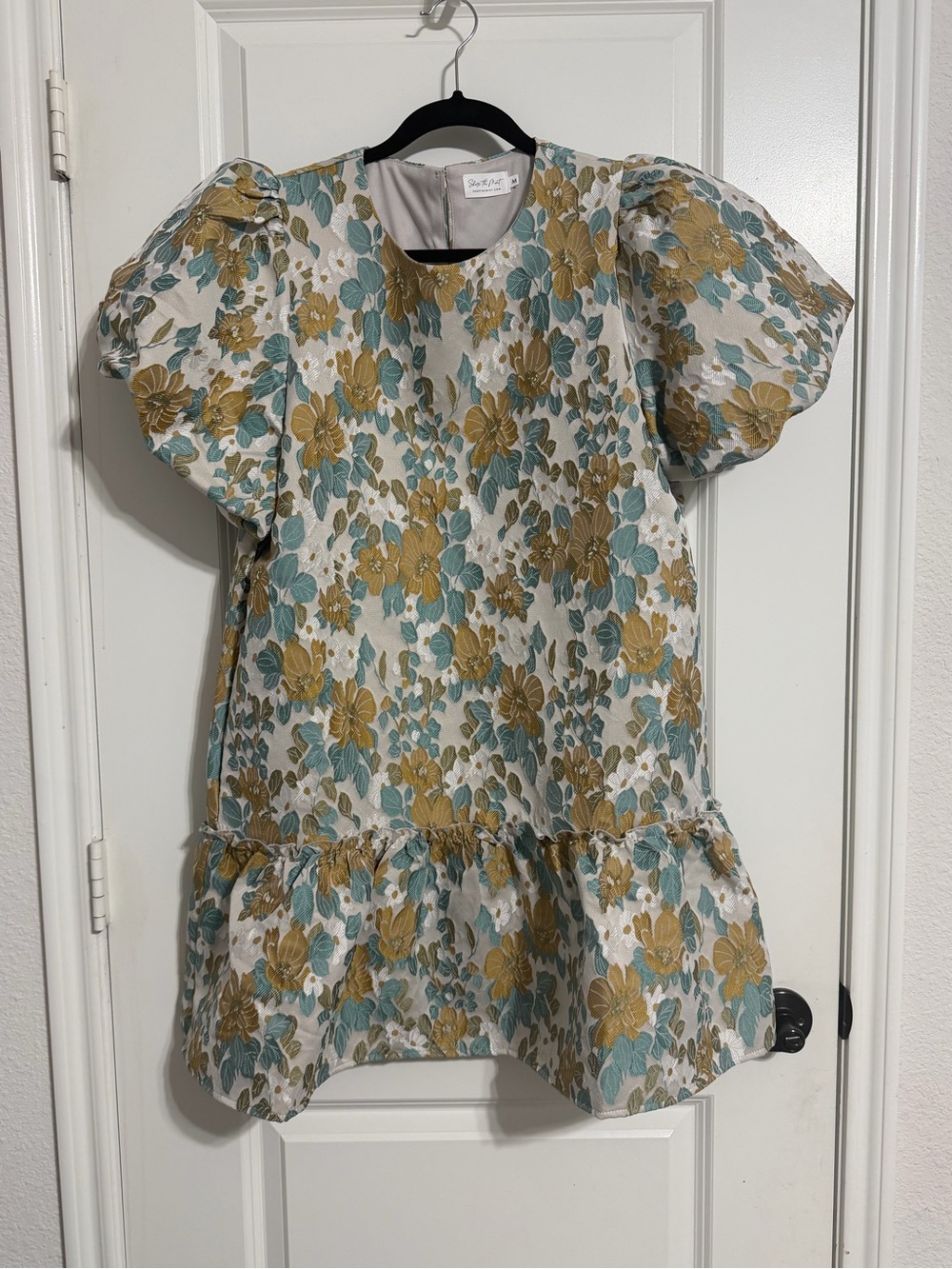 NWOT Textured Floral Puff-Sleeve Dress in Cream with Gold & Teal